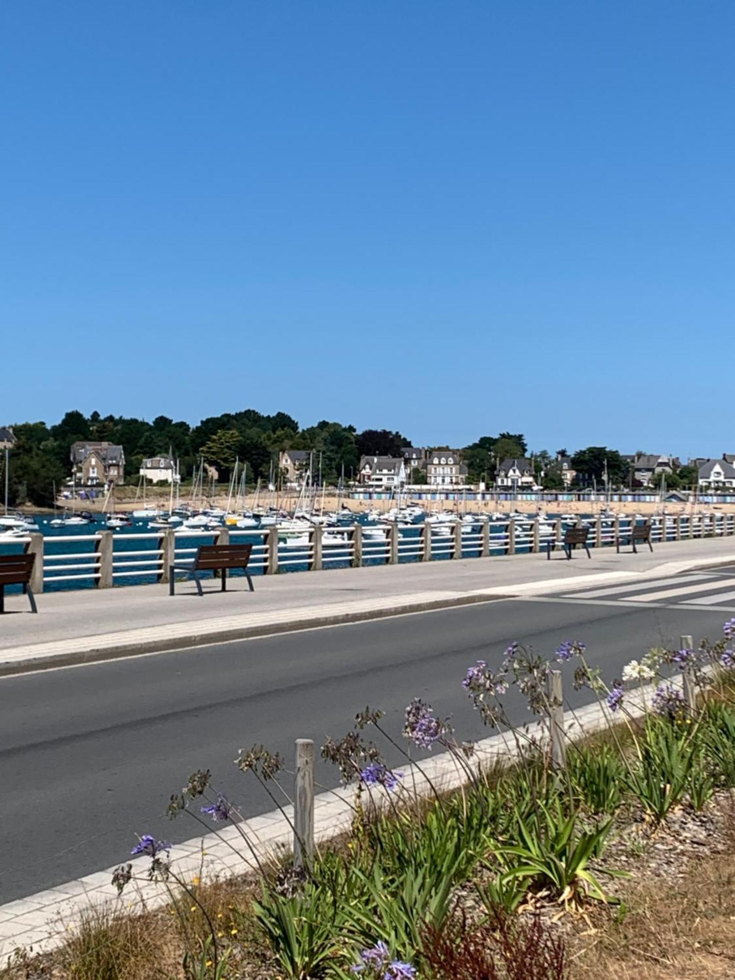 Magnifique Bas De Villa Deux Chambres Situe Pres Des Plages Et Du Golf Saint-Briac-sur-Mer Eksteriør billede